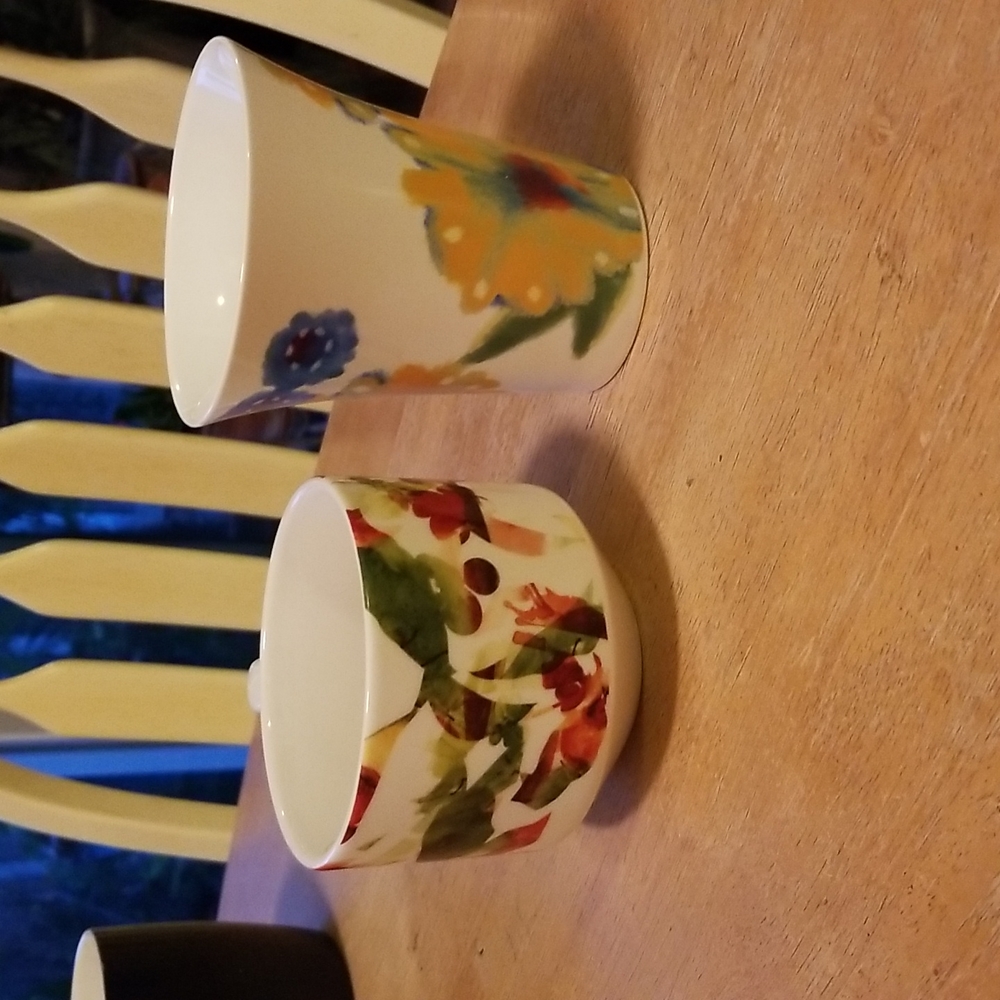 Starbucks Floral Mugs - Picture 4 of 9